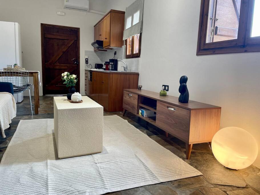 Almond Home Livadia  Extérieur photo