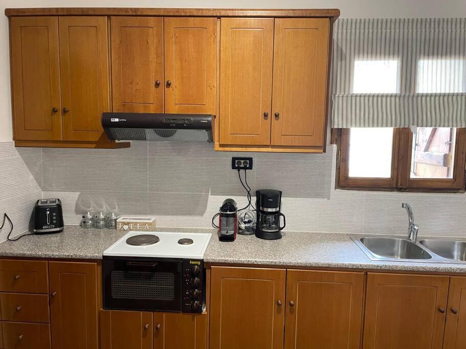 Almond Home Livadia  Extérieur photo
